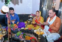 मुख्यमंत्री श्री विष्णुदेव साय ने सावन सोमवार और नागपंचमी पर श्री फलेश्वरनाथ महादेव की पूजा-अर्चना की