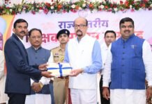 AI के युग में शिक्षक बनें विद्यार्थियों के मार्गदर्शक, तकनीक के विवेकपूर्ण उपयोग की दें सीख : राज्यपाल श्री डेका,शिक्षक नई पीढ़ी के निर्माता, विकसित छत्तीसगढ़ के निर्माण में शिक्षा की भूमिका सबसे महत्वपूर्ण : मुख्यमंत्री श्री साय