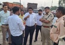 5.74 किमी सड़क पर कलेक्टर-एसपी का पैदल निरीक्षण, निर्माण में तेजी के निर्देश… 29 करोड़ से बन रही टू-लेन सड़क