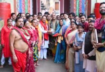 भगवान लिंगराज के दर्शन कर मुख्यमंत्री श्री विष्णु देव साय ने की प्रदेश की सुख-समृद्धि और खुशहाली की कामना,मुख्यमंत्री श्री साय ने लिंगराज मंदिर में सपत्नीक की पूजा-अर्चना