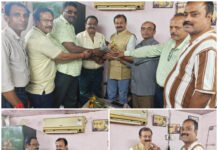 28 साल की शिक्षा सेवा को सलाम! राज्य शिक्षक सम्मान से सम्मानित कामता प्रसाद जायसवाल का भव्य स्वागत