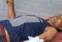 बेमेतरा में बच्चा चोरी का सनसनीखेज मामला: MP के 4 लोगों पर लगा आरोप, गांव की 2 मासूमों को ले जा रहे थे, ग्रामीणों ने 1 को पकड़ा