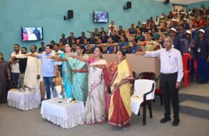 सफाई मित्रों का सम्मान, उनके समर्पण को नमन: महापौर संजू देवी राजपूत.सफाई मित्र नगर की स्वच्छता व्यवस्था की वास्तविक ताकत, उनकी सुरक्षा एवं कल्याण नगर निगम की प्राथमिकता 3 WhatsApp Image 2026 09 30 at 17.17.06 2