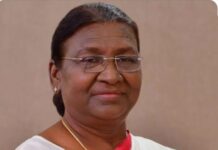 राष्ट्रपति श्रीमती द्रौपदी मुर्मु ने माँ दंतेश्वरी की पूजा-अर्चना कर देशवासियों की सुख-समृद्धि और खुशहाली की कामना की,राज्यपाल श्री रमेन डेका और मुख्यमंत्री श्री विष्णु देव साय थे उपस्थित,बस्तर की आराध्य देवी के दर्शन कर राष्ट्रपति ने देश में सुख, शांति और समृद्धि के लिए की प्रार्थना,माँ दंतेश्वरी मंदिर बस्तर की अटूट आस्था, समृद्ध परंपरा और सांस्कृतिक विरासत का प्रमुख केंद्र