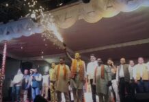कोयलांचल में धूमधाम से मना दशहरा: कोरिया कॉलरी के तालाब स्थित टापू पर हुआ रावण दहन, मंत्री जायसवाल रहे मौजूद