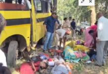 मनेंद्रगढ़ में भीषण सड़क हादसा: पहाड़हंसवाही के पास अनियंत्रित होकर पलटी बस; ड्राइवर समेत 6 की मौत, कई गंभीर रूप से घायल