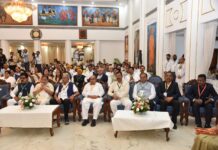 राष्ट्रपति द्रौपदी मुर्मु ने पूज्य माता हासी देवी जी के सम्मान में जारी किया 200 रूपए का स्मारक सिक्का राज्यपाल श्री डेका और मुख्यमंत्री श्री साय भी रहे उपस्थित