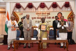 सिरपुर हमारी समृद्ध सभ्यता, कला और ज्ञान परंपरा की अनमोल धरोहर : मुख्यमंत्री श्री विष्णु देव साय यूनेस्को की संभावित सूची में सिरपुर का शामिल होना छत्तीसगढ़ के लिए गौरव का विषय : मुख्यमंत्री ‘विरासत भी, विकास भी’ के संकल्प के साथ छत्तीसगढ़ की सांस्कृतिक धरोहर को मिल रही वैश्विक पहचान 1 WhatsApp Image 2026 10 22 at 14.00.16