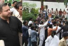 पटना में तेजस्वी यादव समेत कई नेता पुलिस की कार्रवाई में रोके गए, राजभवन मार्च पर बैरिकेडिंग; SIR को लेकर सड़क पर महागठबंधन