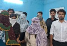 बिलासपुर में गरबा ड्रेस में लड़कियों ने सिगरेट का धुआं उड़ाया, पिस्टल लहराई, शिकायत के बाद पुलिस ने किया गिरफ्तार
