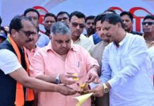 विकसित भारत के संकल्प से जगमगाया जशपुर, पर्यटन मंत्री श्री राजेश अग्रवाल के नेतृत्व में निकली ‘सेवा ज्योति यात्रा’