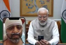 पीएम मोदी से बातचीत में भावुक हुए कैप्टन स्मित, बोले- मुश्किल वक्त में पढ़ रहा था हनुमान चालीसा