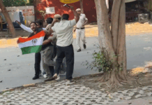 आशुतोष रांका और सौरव दास जंतर-मंतर से हिरासत में:सरकार ने कल से ही यहां प्रोटेस्ट बैन किया, CJP नेता बोले- प्रदर्शन यहीं करेंगे